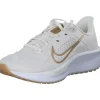 Nike FD6034-003 Quest 6, Schnürschuhe, Damen, phantom/met gold-sail-pale ivo