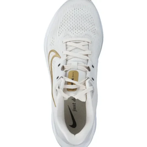 Nike FD6034-003 Quest 6, Schnürschuhe, Damen, phantom/met gold-sail-pale ivo